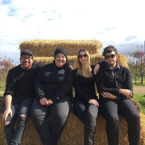 Meet your Posher, Ess